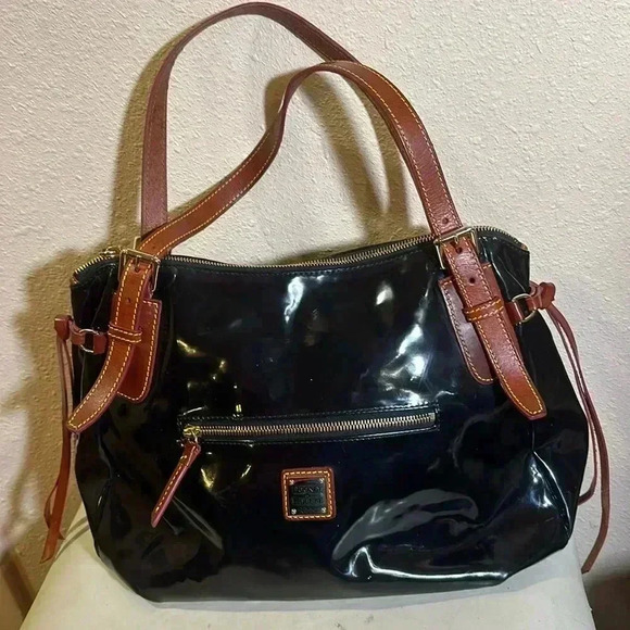 Dooney and Bourke,Patent  leather bag - Picture 1 of 9